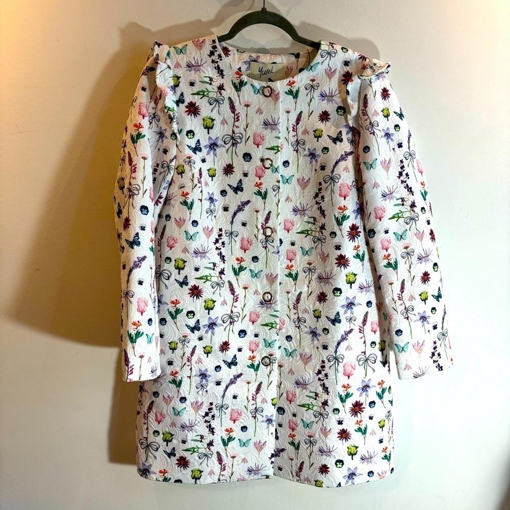 YUMI Sz 6 Jacket Snap Buttons Ruffles at Shoulders Floral Butterflies Textured